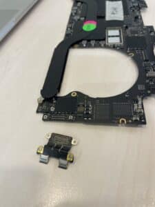 MacBook Pro A2141 power board connectors