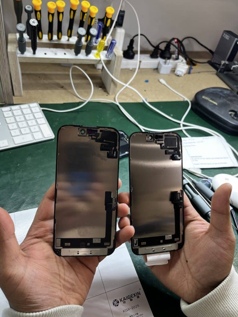 iPhone 16 Display